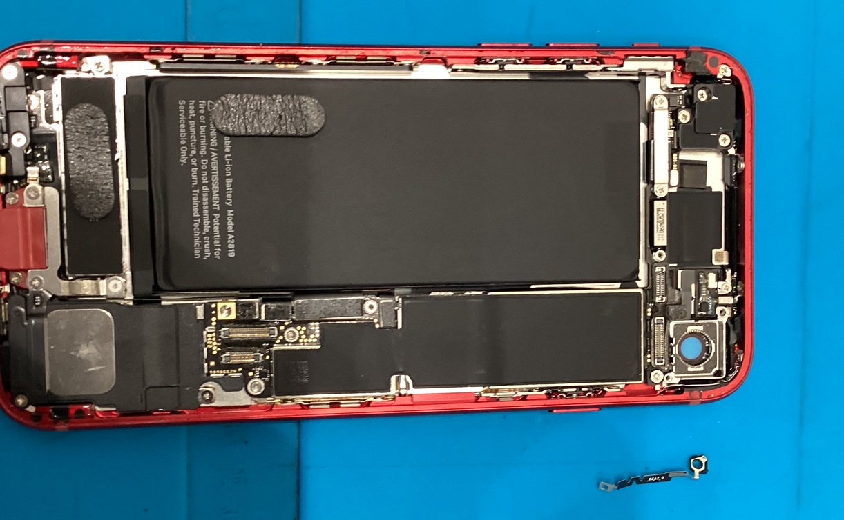 【iPhoneSE2 NFCアンテナ交換はスマホ修理工房アスティ静岡店へ！！】